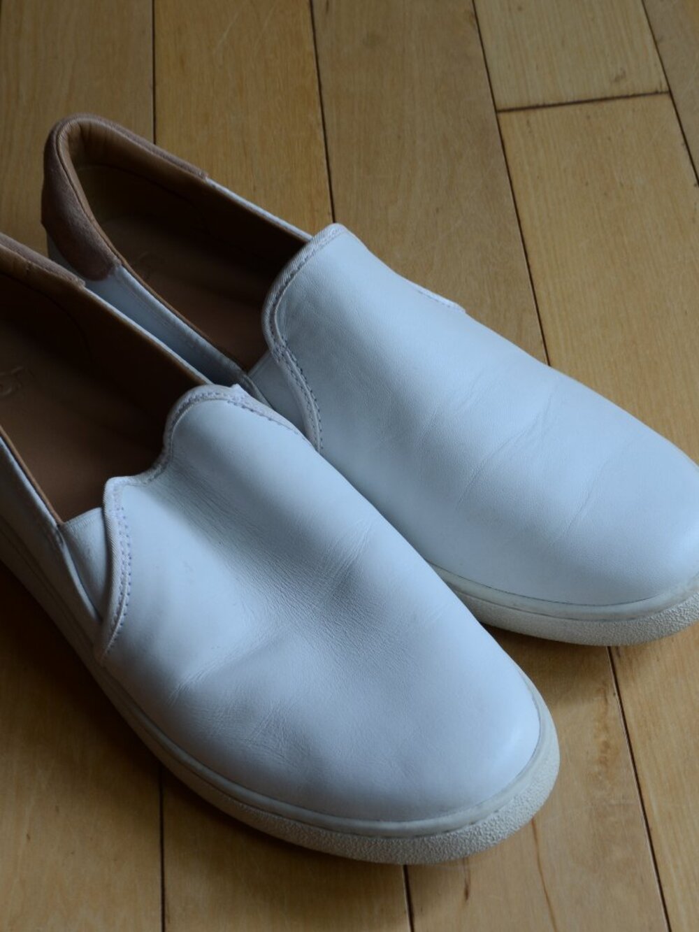UGG Women's Cas Slip-On Shoes Sneakers Size US 11 women